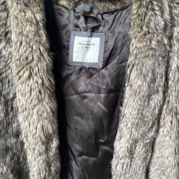 Abercrombie & Fitch Women Faux Fur Open Front Vest Large Soft Animal Size XL - Picture 2 of 8